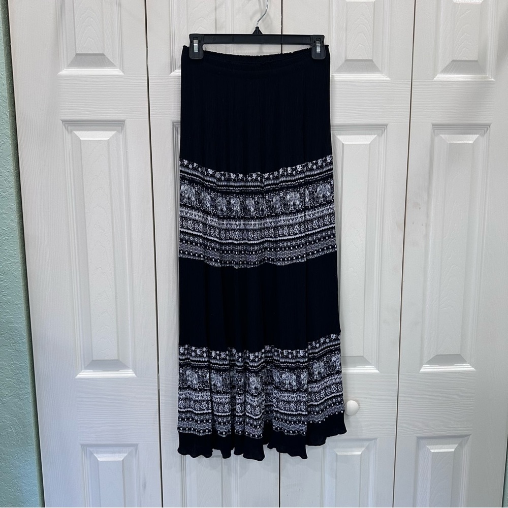 Black and White Patterned Women's Skirt